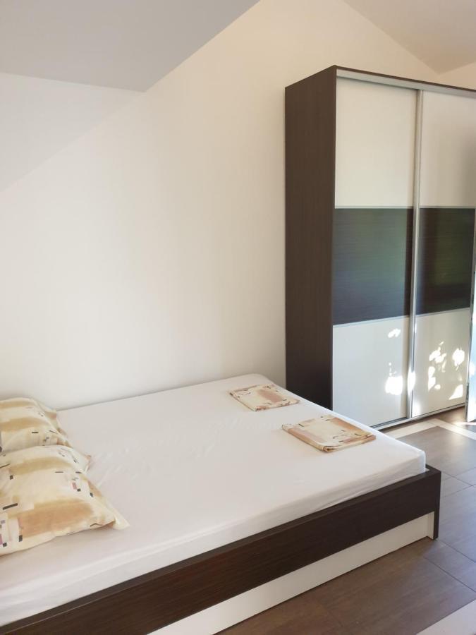 Apartments Seafront Villa PUY 외부 사진