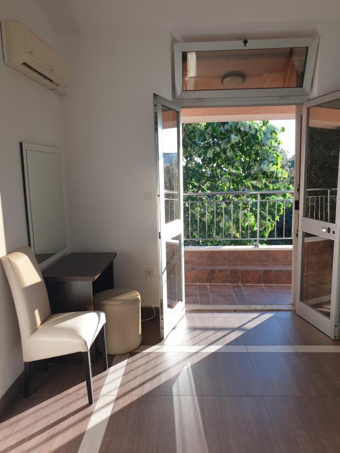 Apartments Seafront Villa PUY 외부 사진