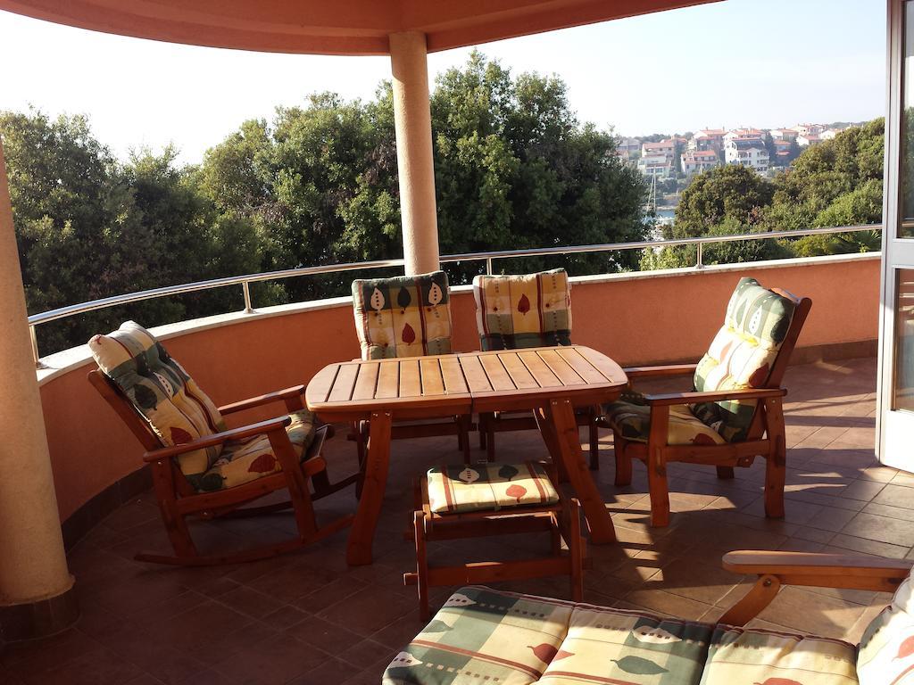 Apartments Seafront Villa PUY 외부 사진
